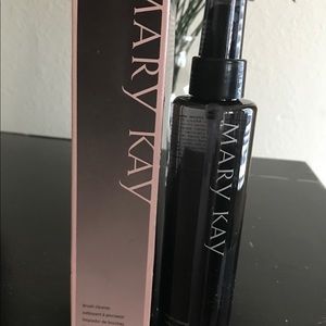 Make up brush cleaner